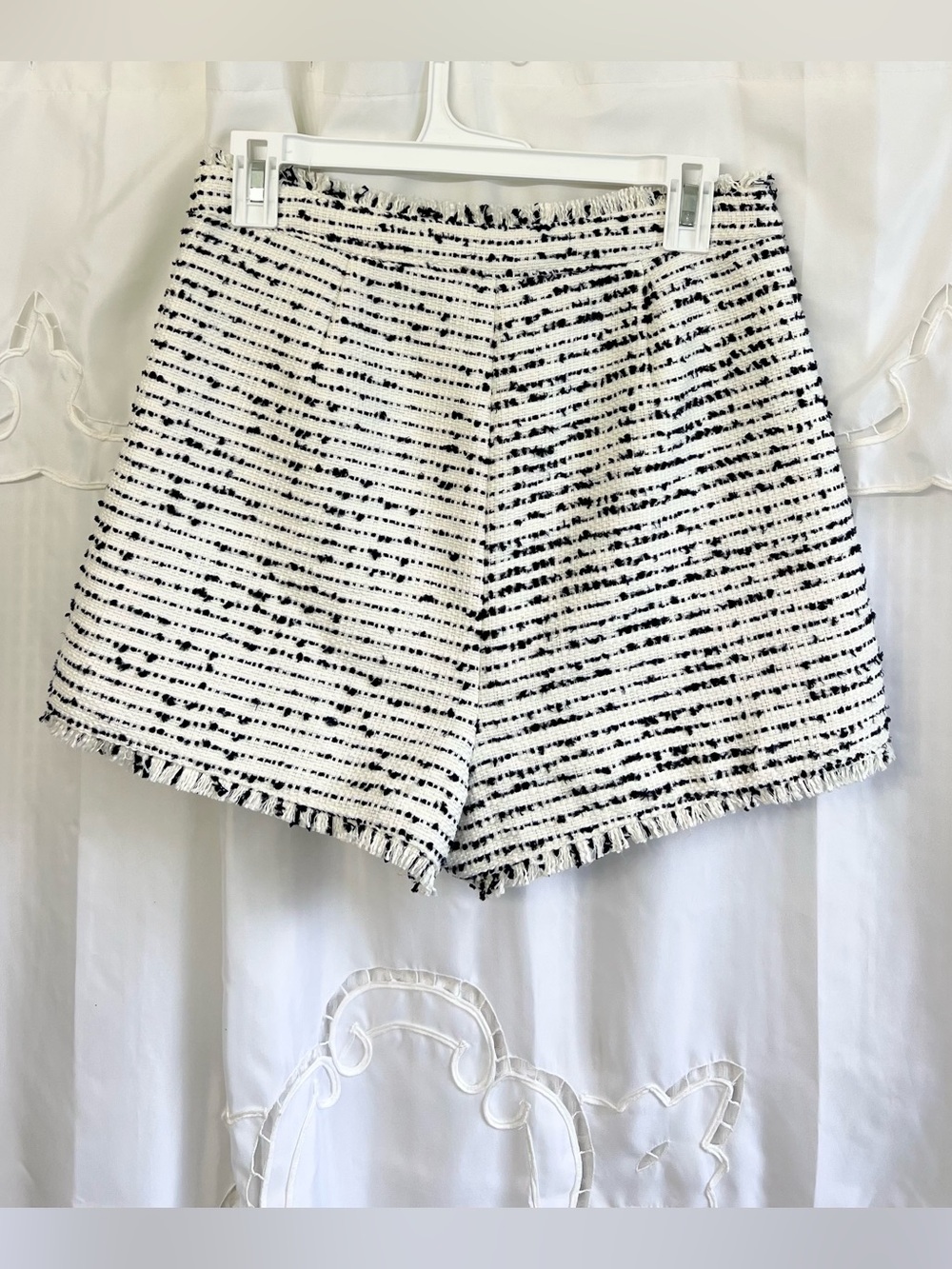 Cinq à Sept Coronado Tweed Frayed Fringe Shorts Navy White Size 6